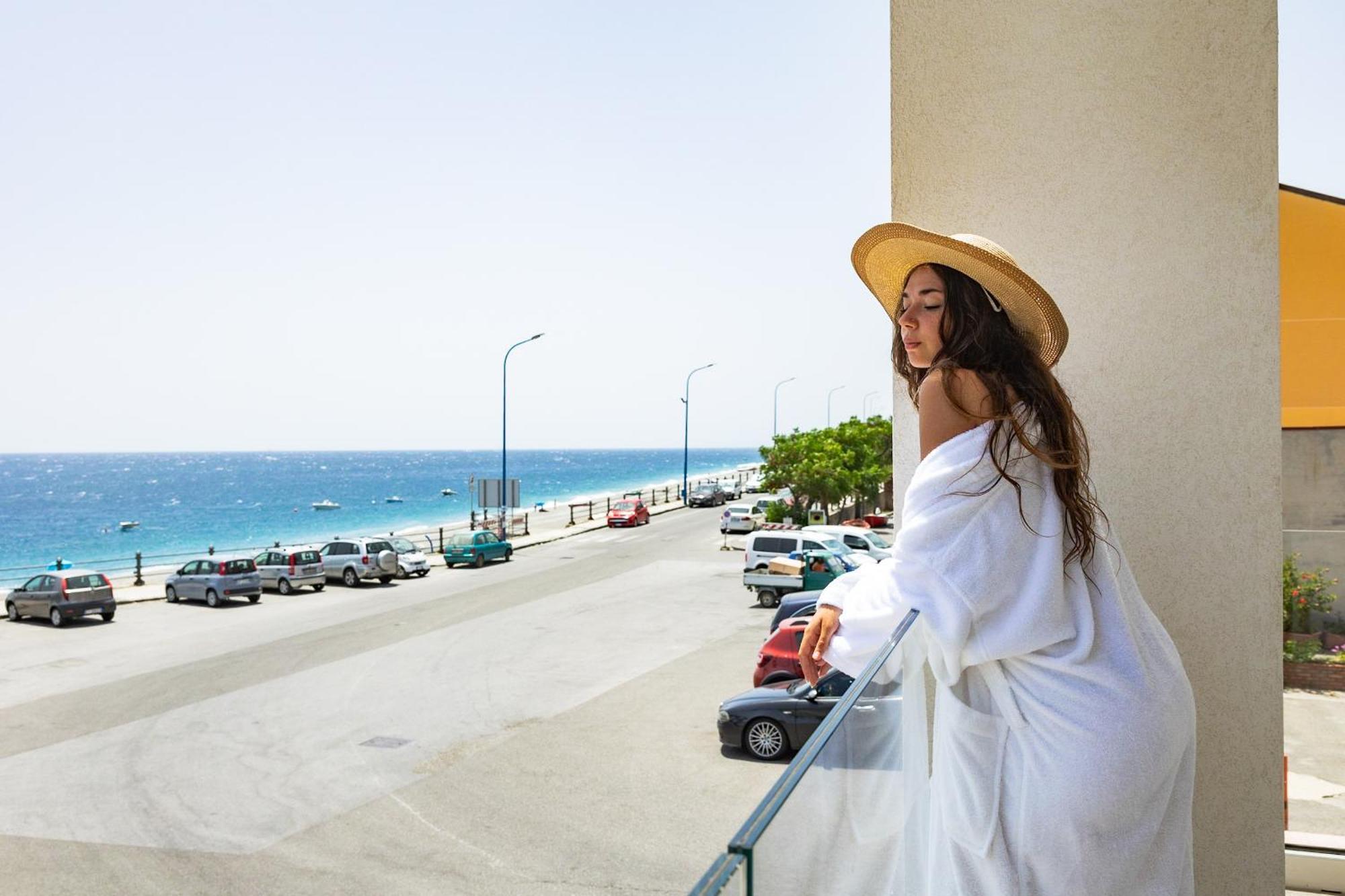 ホテル Marino Wellness アリ・テルメ エクステリア 写真